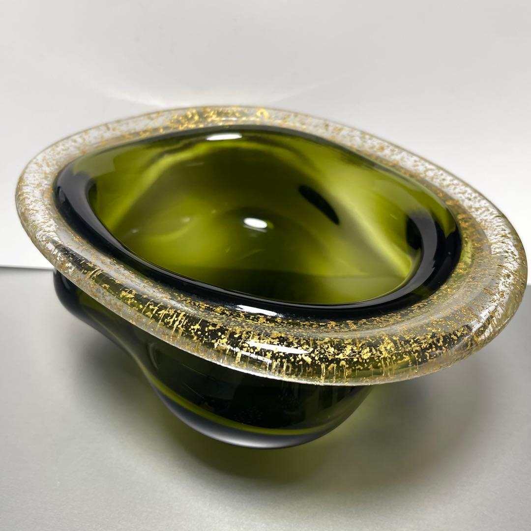 迫二郎作 金箔貼り渕ガラス鉢 オリーブグリーン