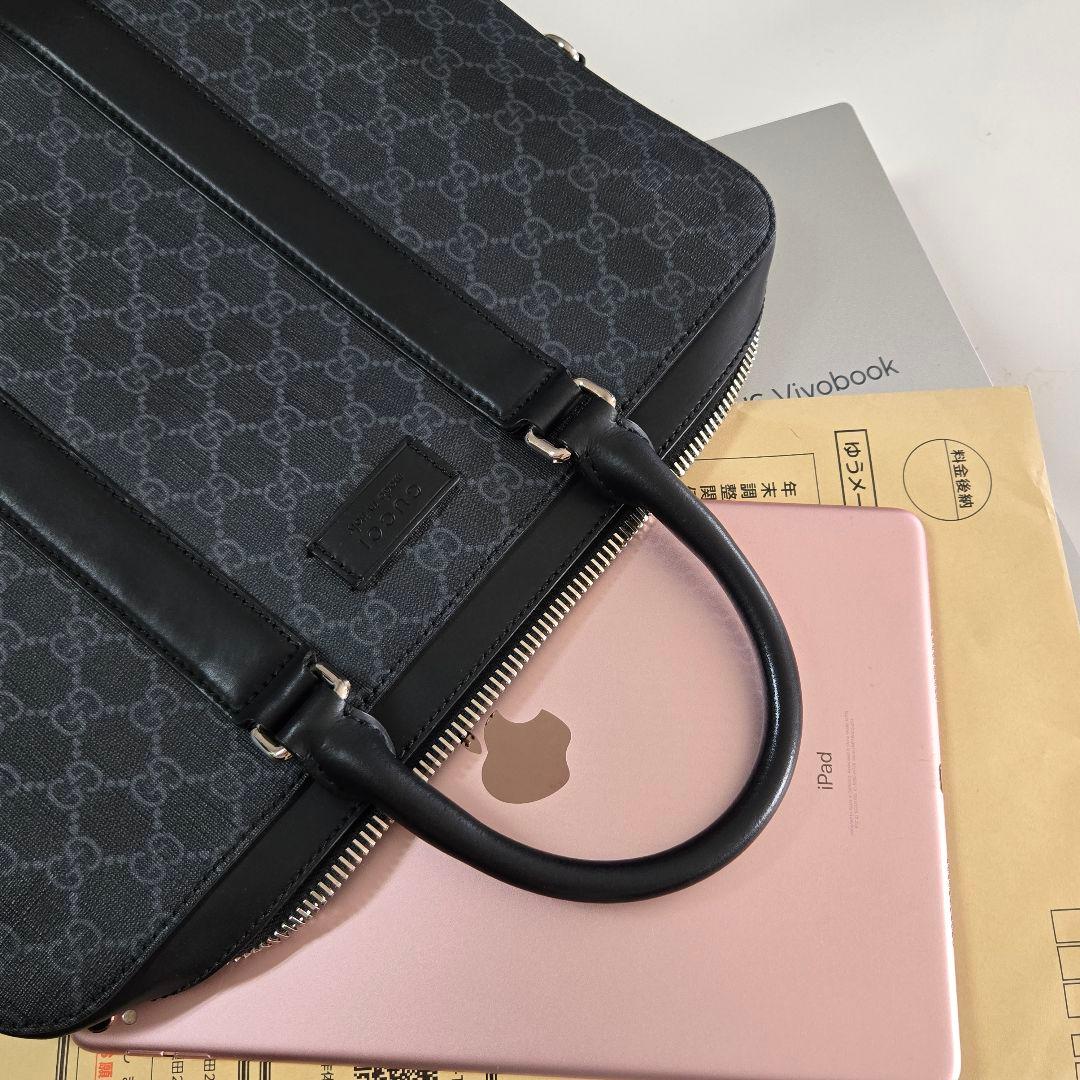 極美品✨グッチ GGスプリーム ビジネスバッグ ブリーフケース グレー 大容量