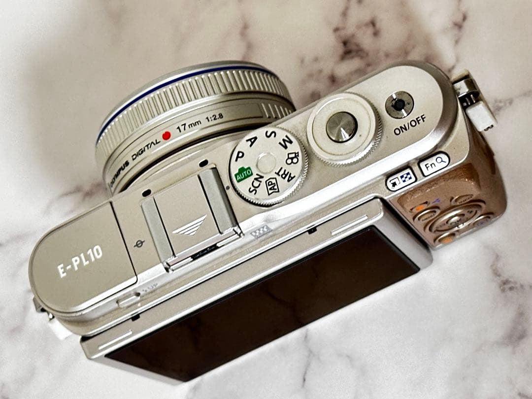 OLYMPUS PEN E-PL10 ミラーレス一眼 17mmパンケーキレンズ付