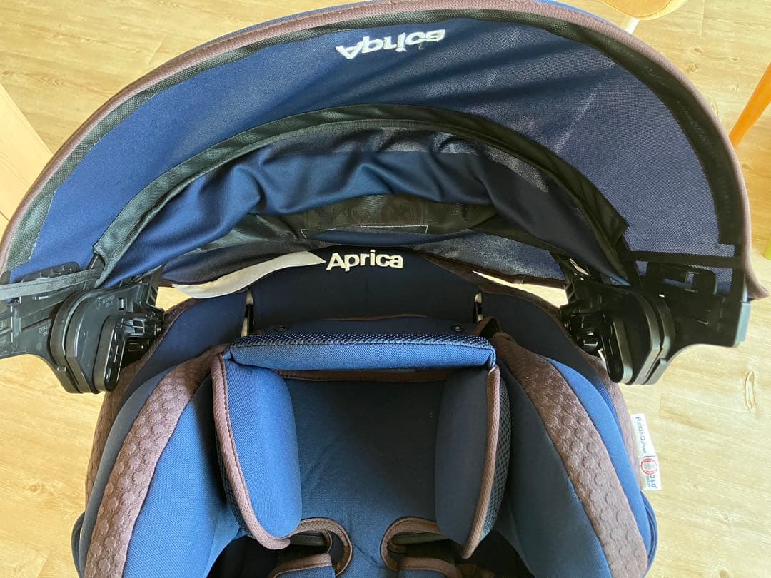 アップリカ　フラディアグロウ　ISOFIX ネイビーシェール