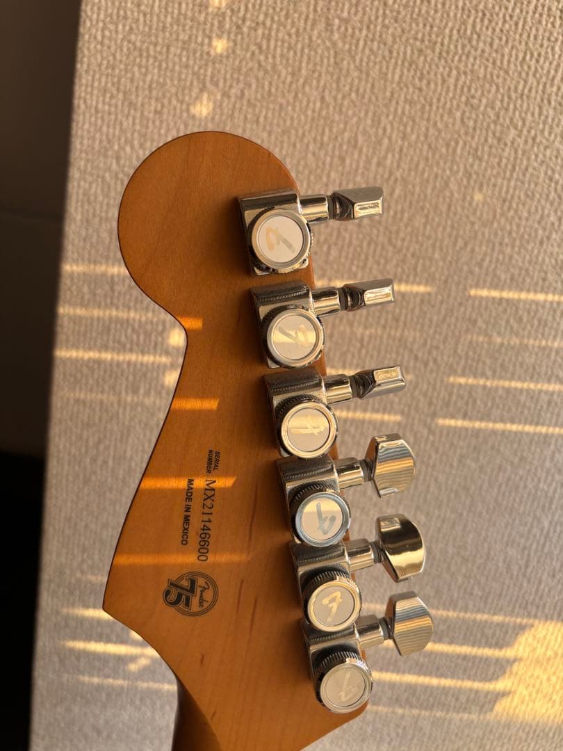 【最終値下げ】Fender ストラトキャスター silver burst 美品