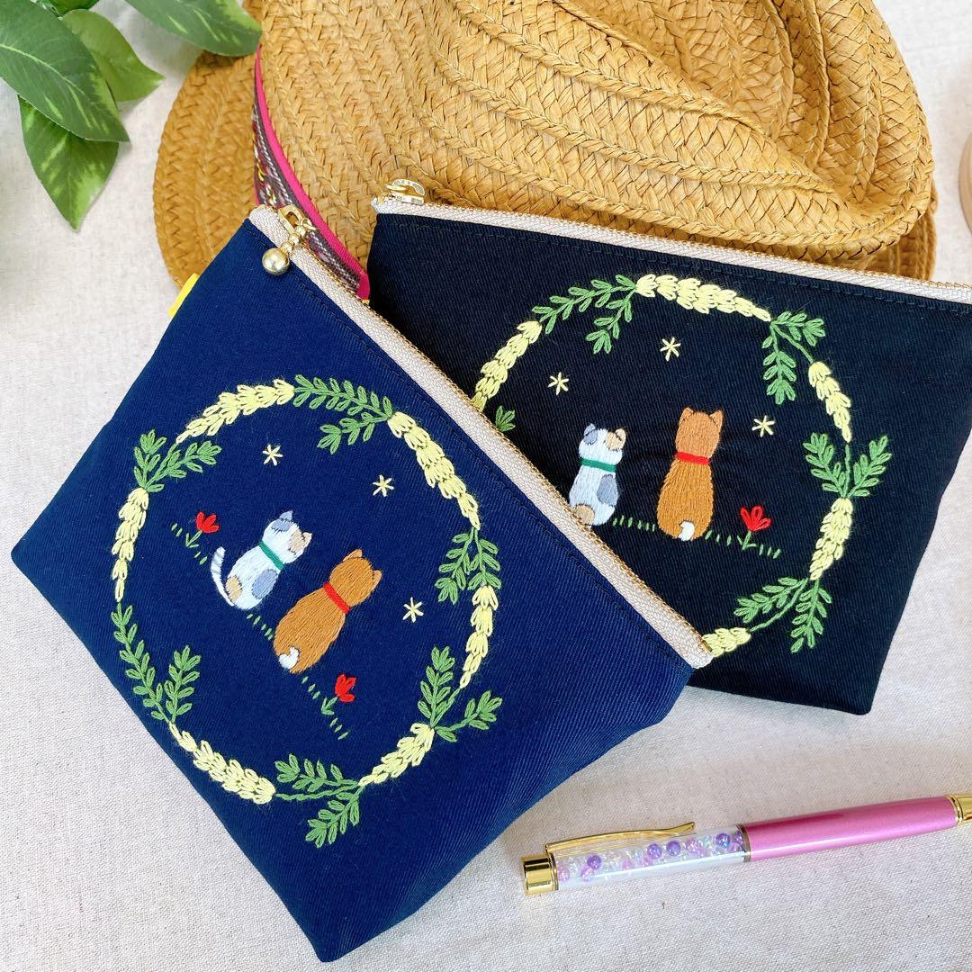 手刺繍　＊猫さんと柴犬さんの天体観測＊ハンドメイド　大きめポーチ