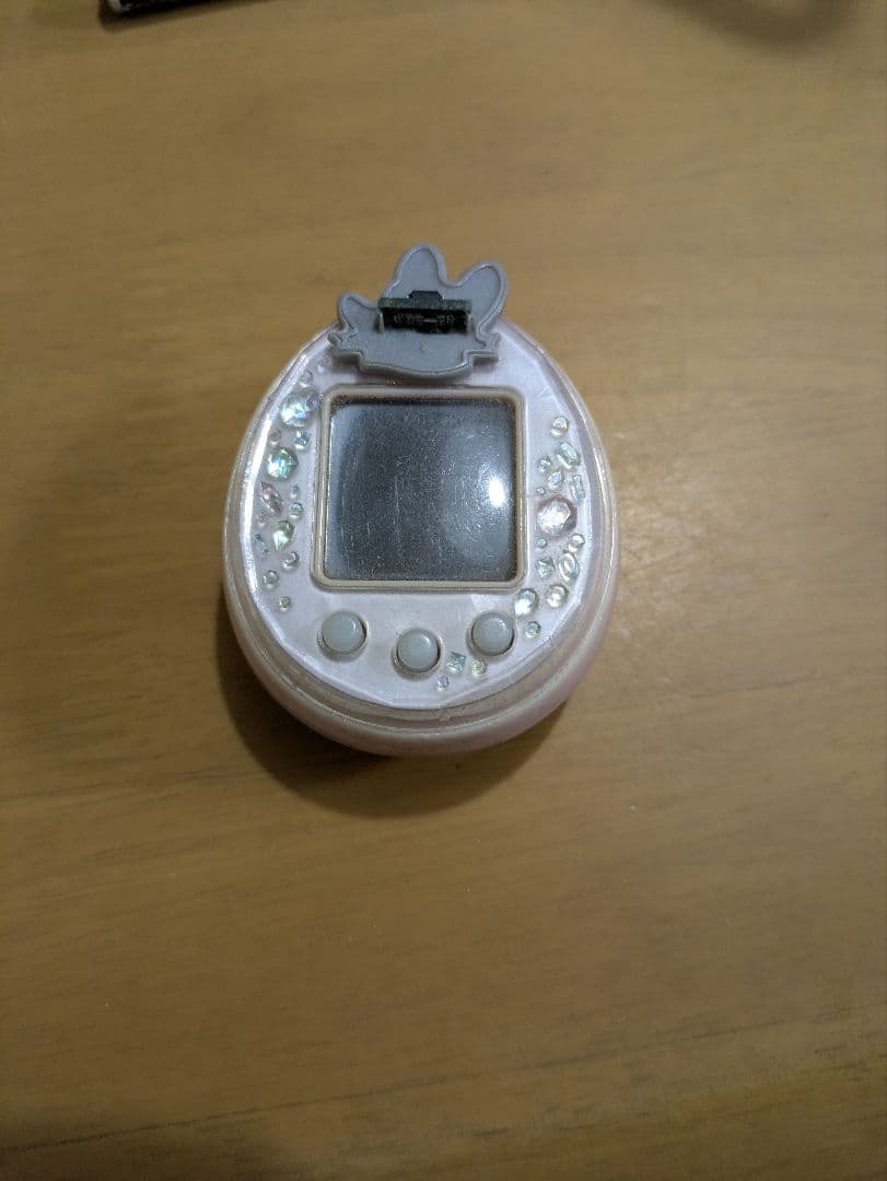 たまごっちピース　ピンク　（電源つかないことあり）