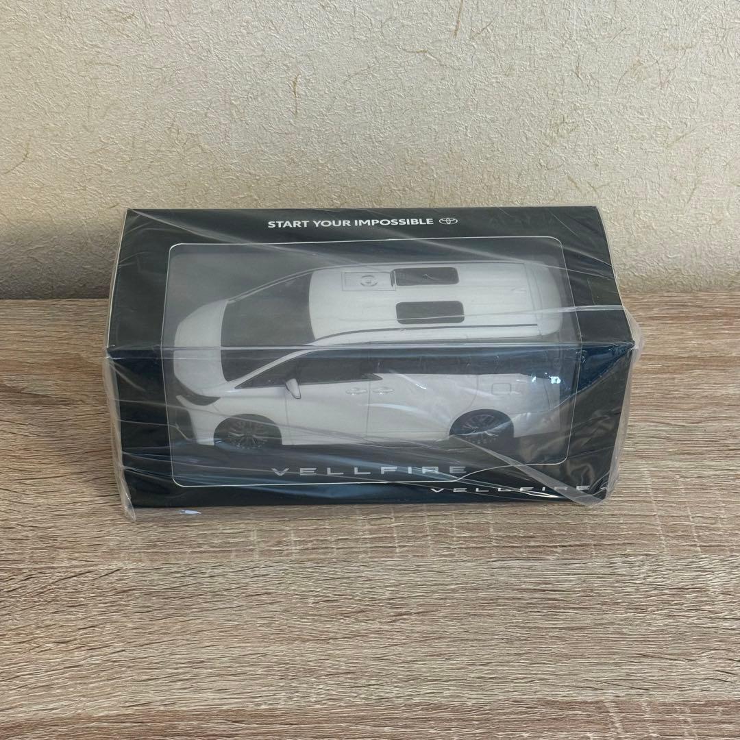 【非売品】トヨタ ヴェルファイア プラチナホワイトパールマイカ 1/30スケール