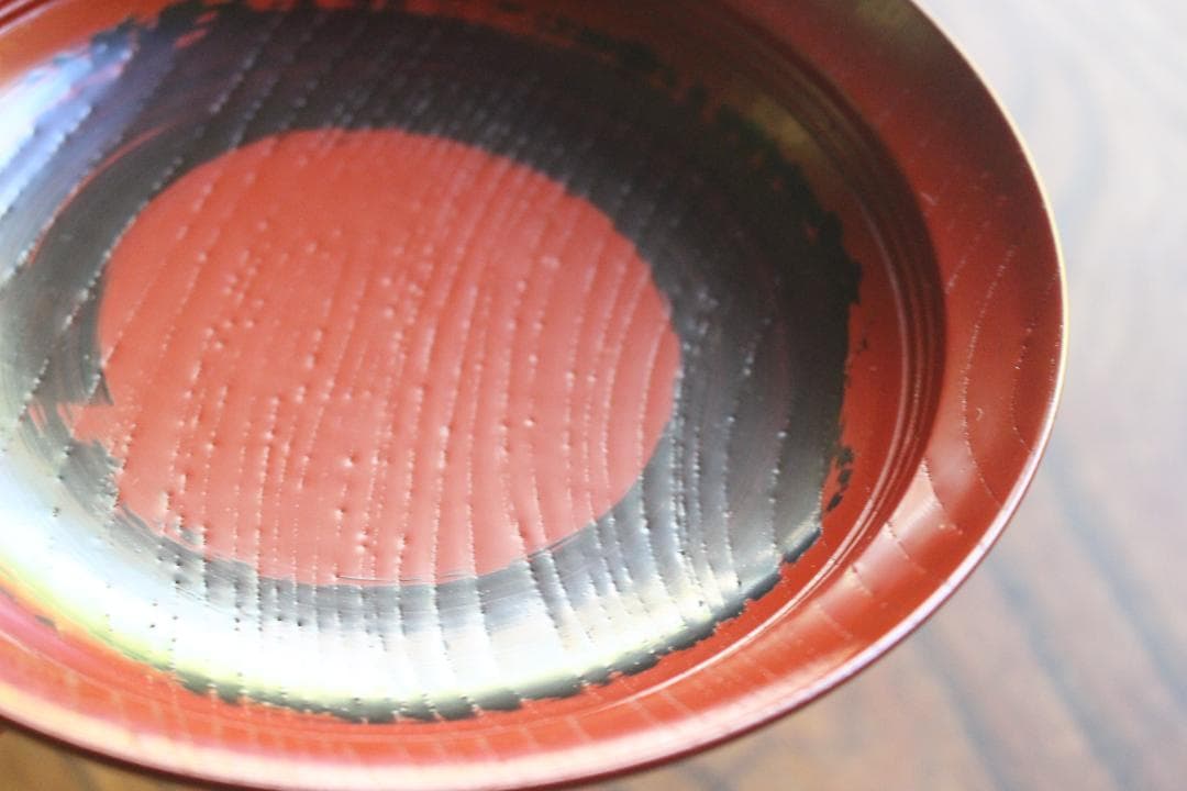 デッドストック！極上搔合朱漆に刷毛目黒漆円相文の美しい台付丸盆（検輪島塗菓子器