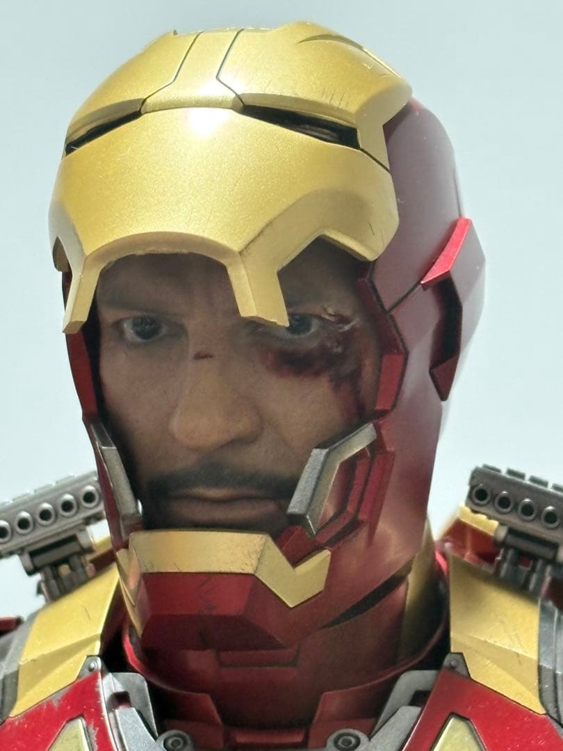 HOTTOYSホットトイズ 1/4クォータースケール アイアンマン マーク42