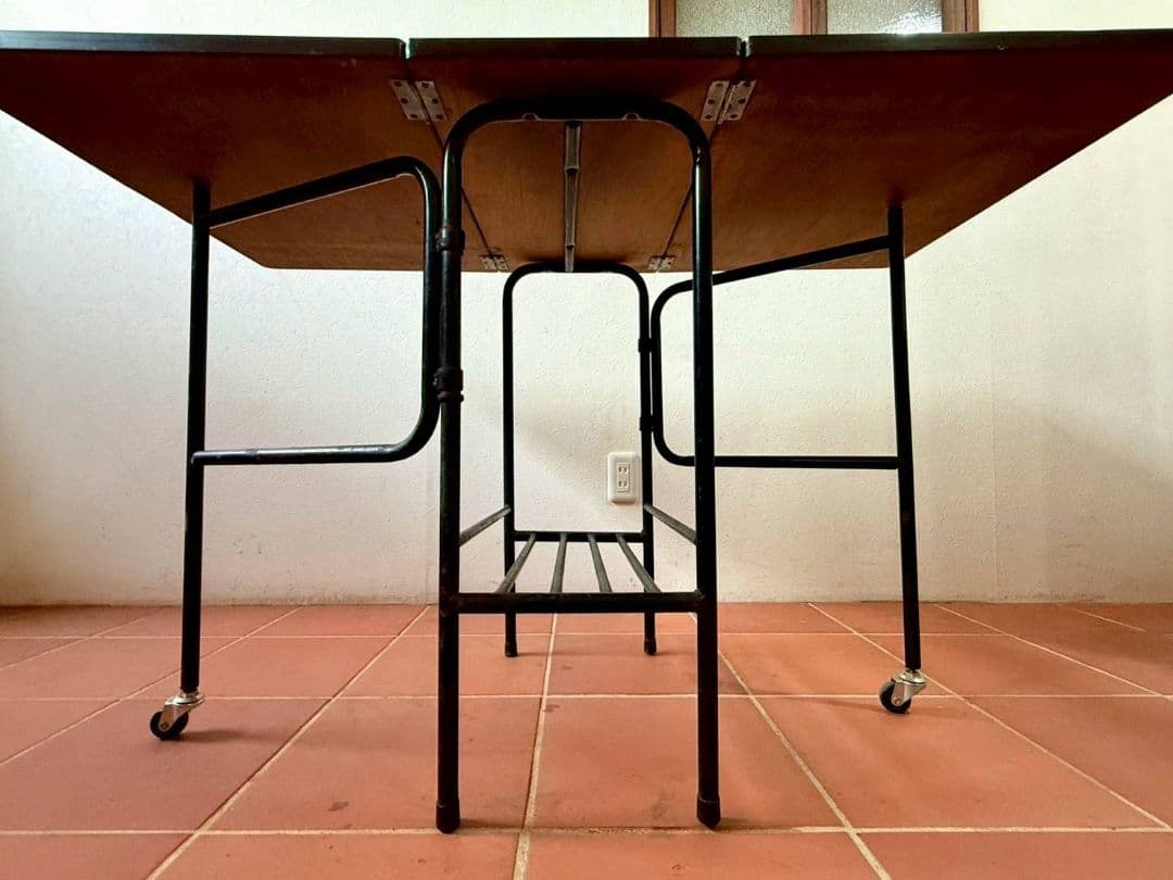 1091 ビンテージ 古い鉄脚のバタフライテーブル 当時物 レトロポップ