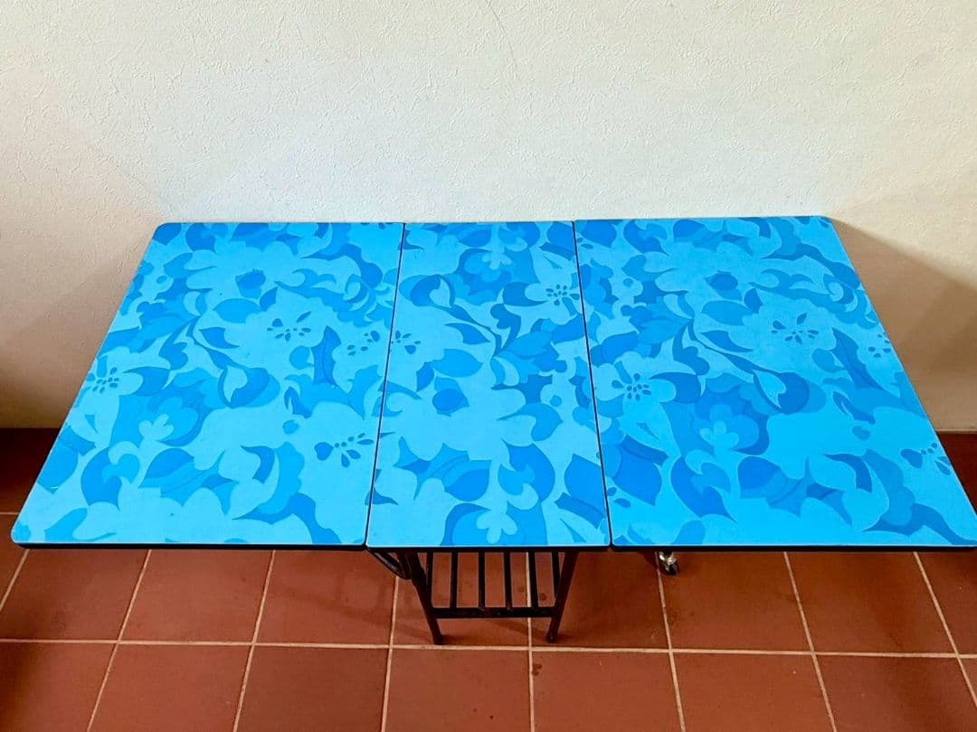 1091 ビンテージ 古い鉄脚のバタフライテーブル 当時物 レトロポップ