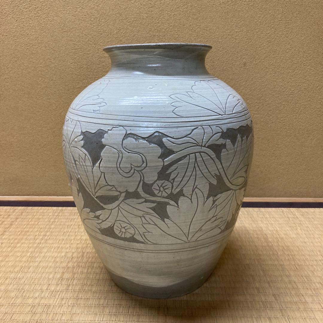 李朝白化粧描き落とし壺