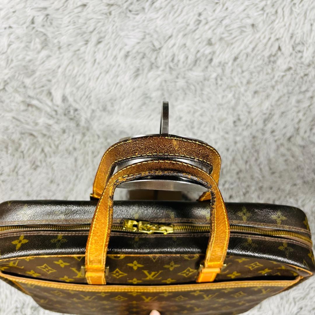 LOUIS VUITTON ポルト ドキュマン・ぺガス M53343