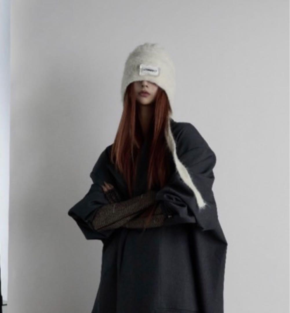 S fuzzy knit beanie (white) THEREDTHREAD