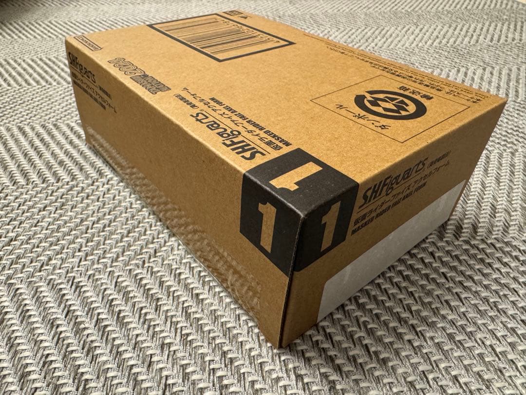 S.H.Figuarts 真骨彫製法 仮面ライダーファイズ アクセルフォーム