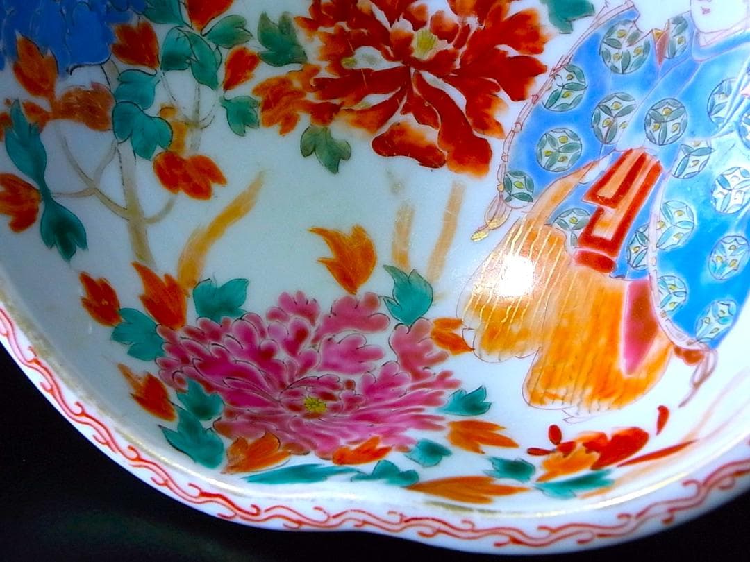 E869 】 超名品 明治元年～明治八年 八代深川栄左衛門 陽刻花々文桃形