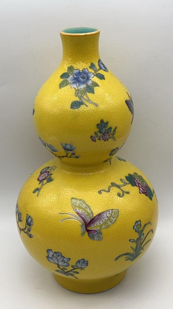 清乾隆時代 【乾隆年製】在銘 琺瑯彩黄地花蝶文葫芦