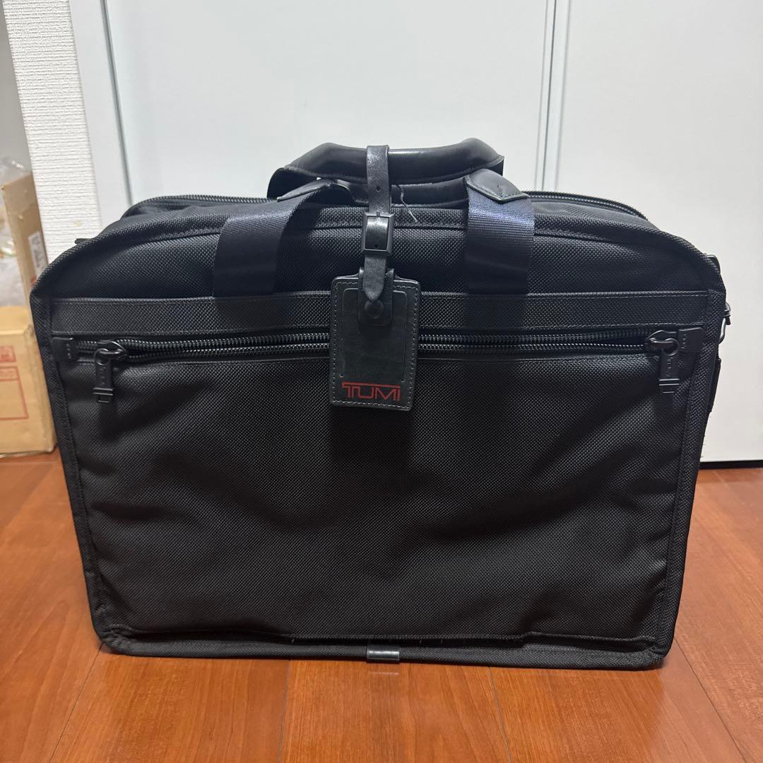 TUMI ビジネスバッグ　拡張式　ビジネスや出張に