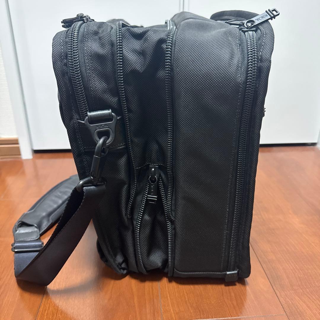 TUMI ビジネスバッグ　拡張式　ビジネスや出張に