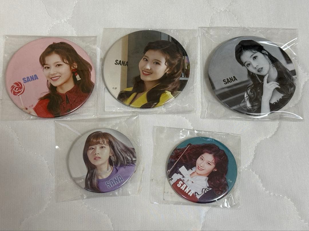 TWICE サナ 缶バッジ まとめ売り - メルカリ