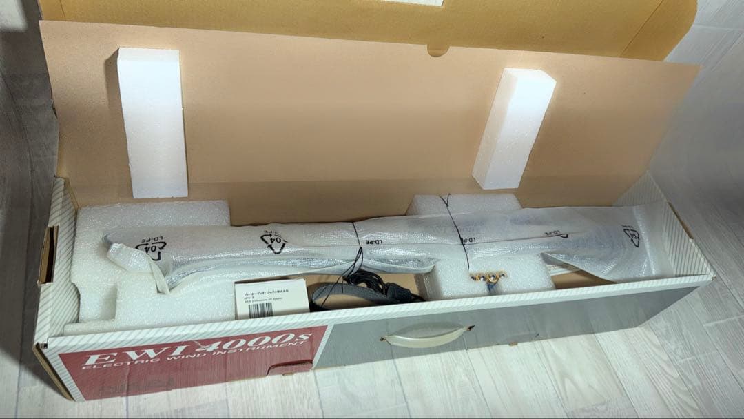 AKAI EWI 4000S ウィンドシンセサイザー　新品マウスピース赤交換