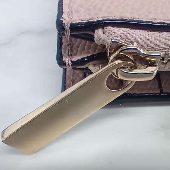 APN21 ヴァレクストラ 極美品 2つ折り財布 ゴールド金具 箱＆保存袋付き