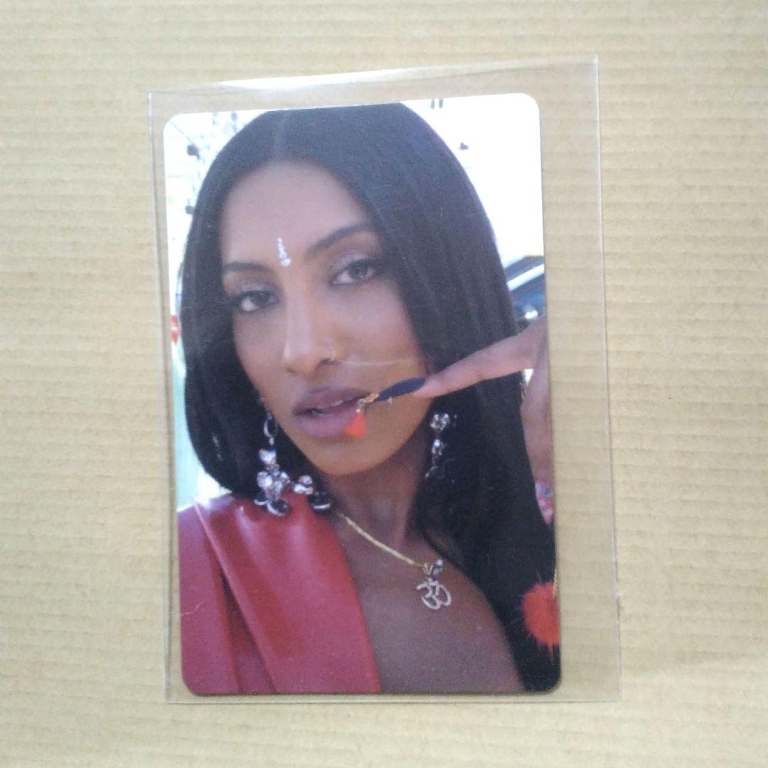 KATSEYE タワレコ 特典トレカ ララ キャッツアイ - メルカリ