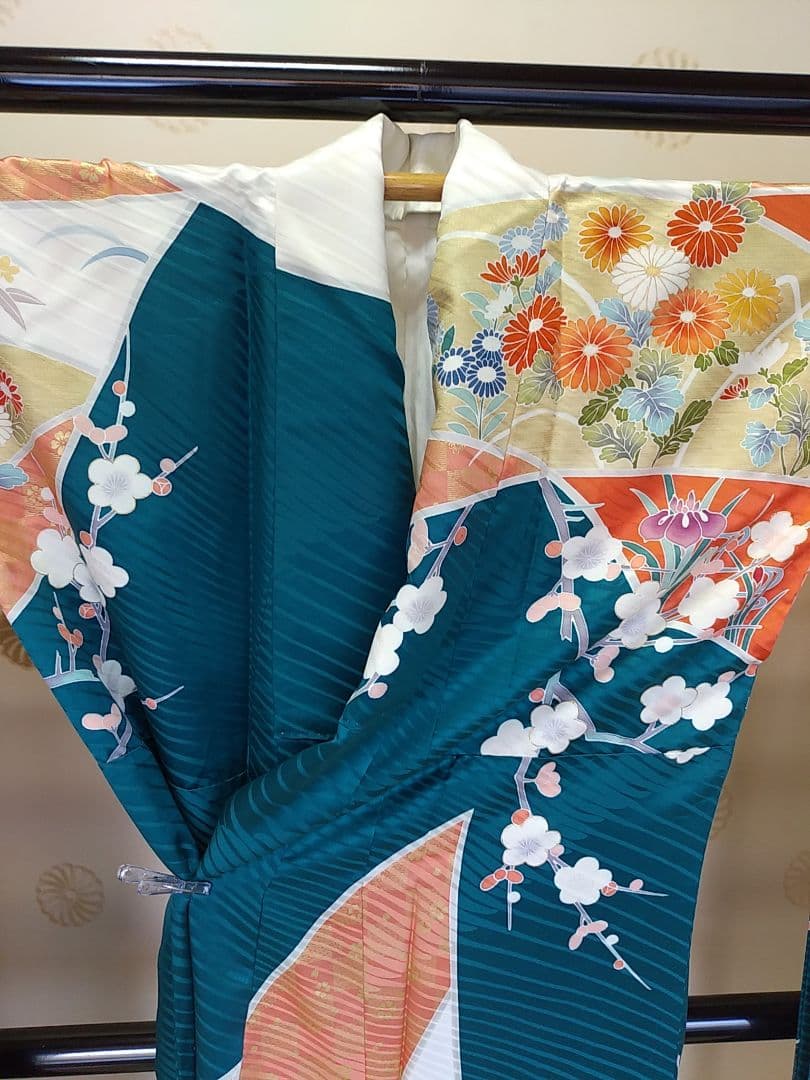 PK-18/25　振袖　鉄色地　季節の花々　鴛　地紋　金糸刺繍　金彩　豪華