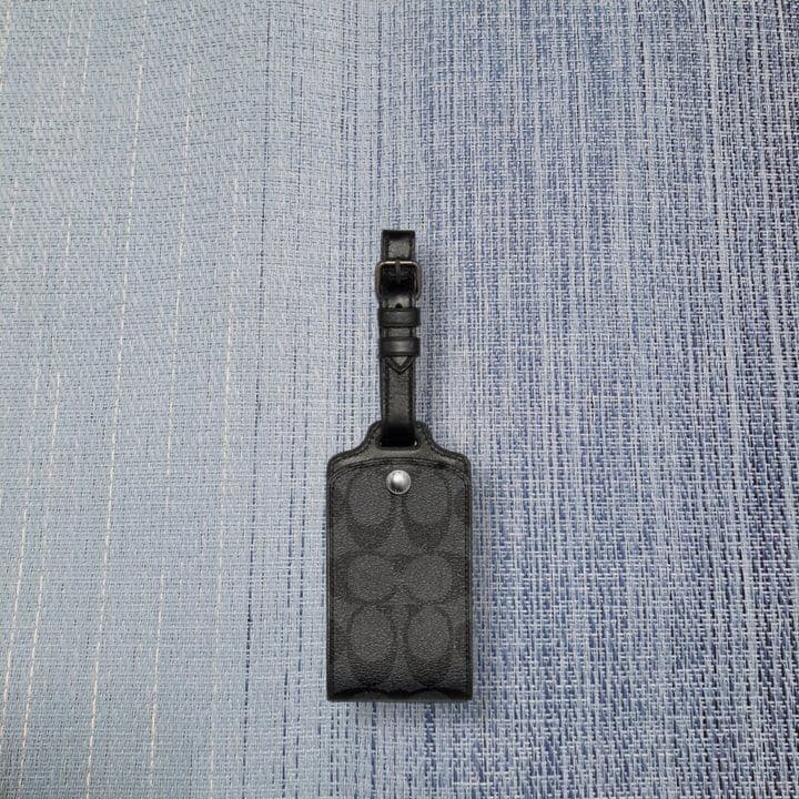 ☆新品☆ COACH ネームタグ シグネチャー ラゲッジタグ チャコール
