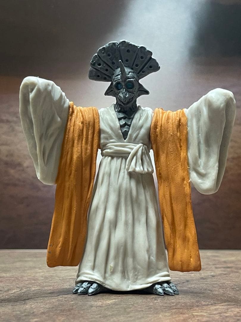 開封美品！ HG原色ウルトラ怪獣大百科『怪獣美少女コンテスト