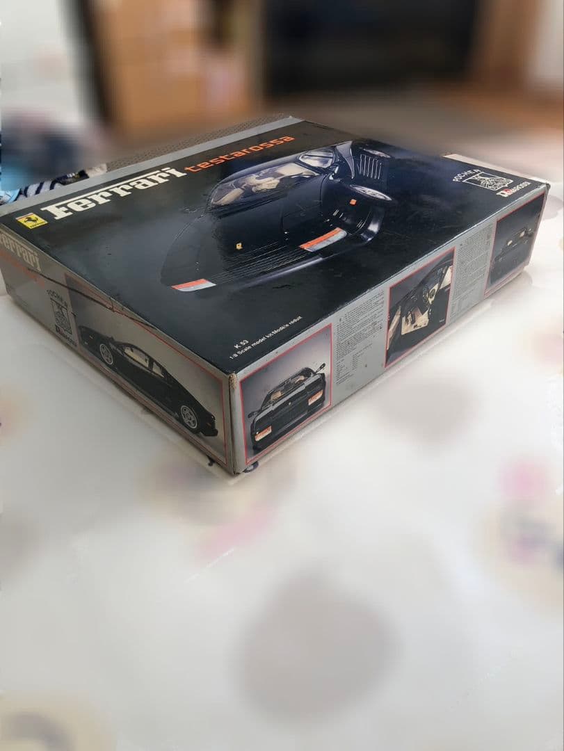 ポケール　Ferrari Testarossa 1/8スケールモデル