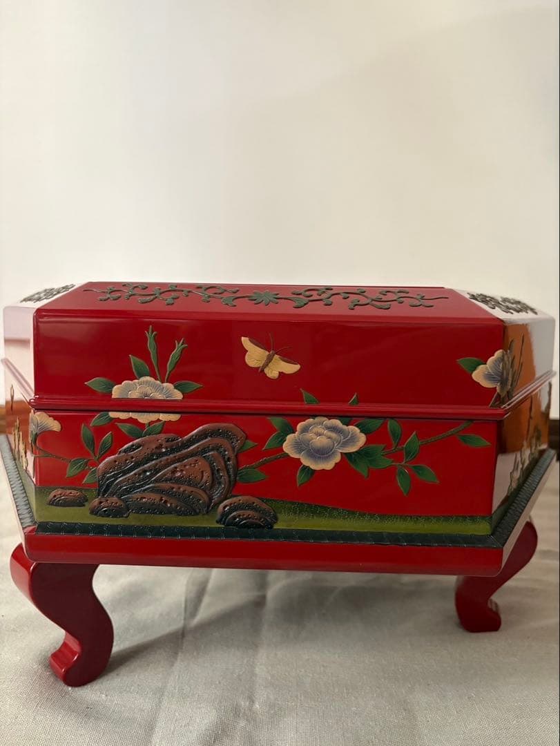 紅房 べんぼう 琉球漆器 朱漆花鳥箔絵六角東道盆 梅 牡丹 鳥 蝶