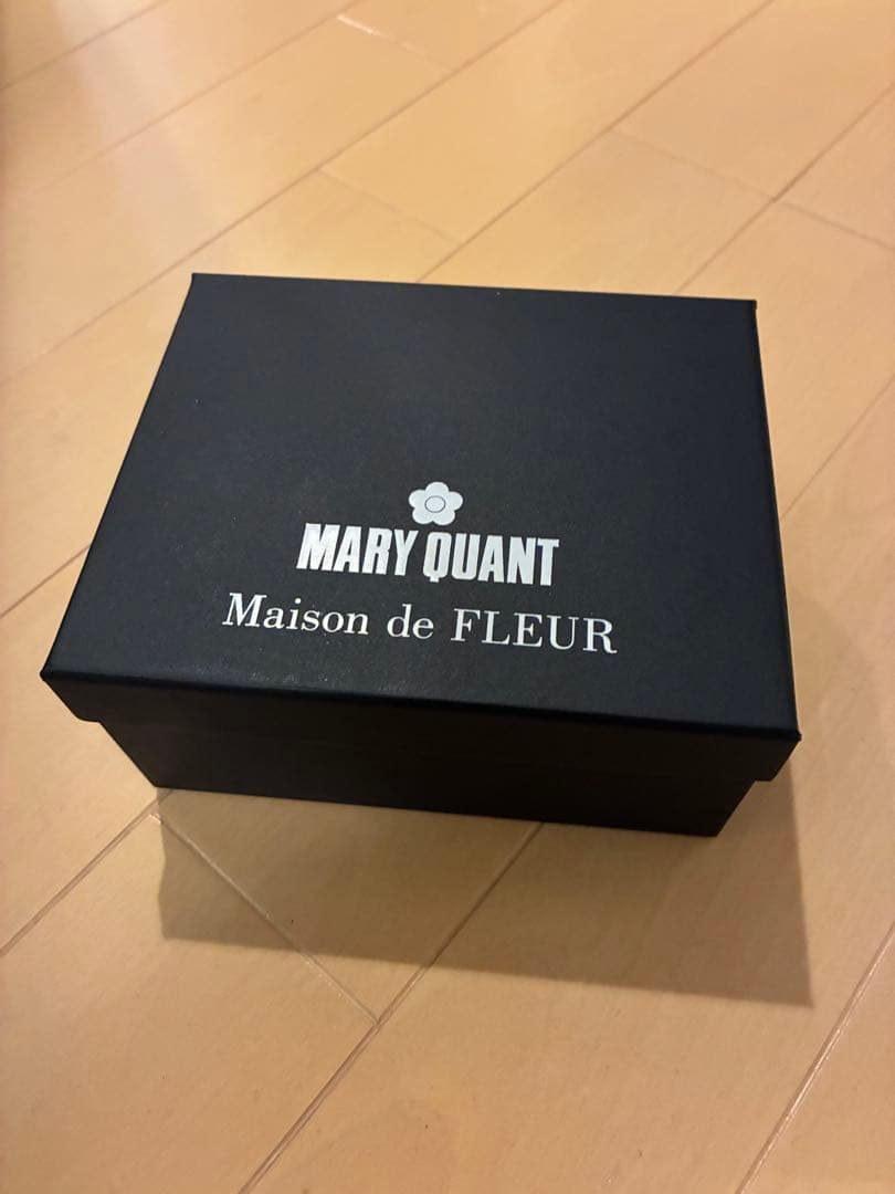 メゾンドフルールマリクワコラボ三つ折り財布