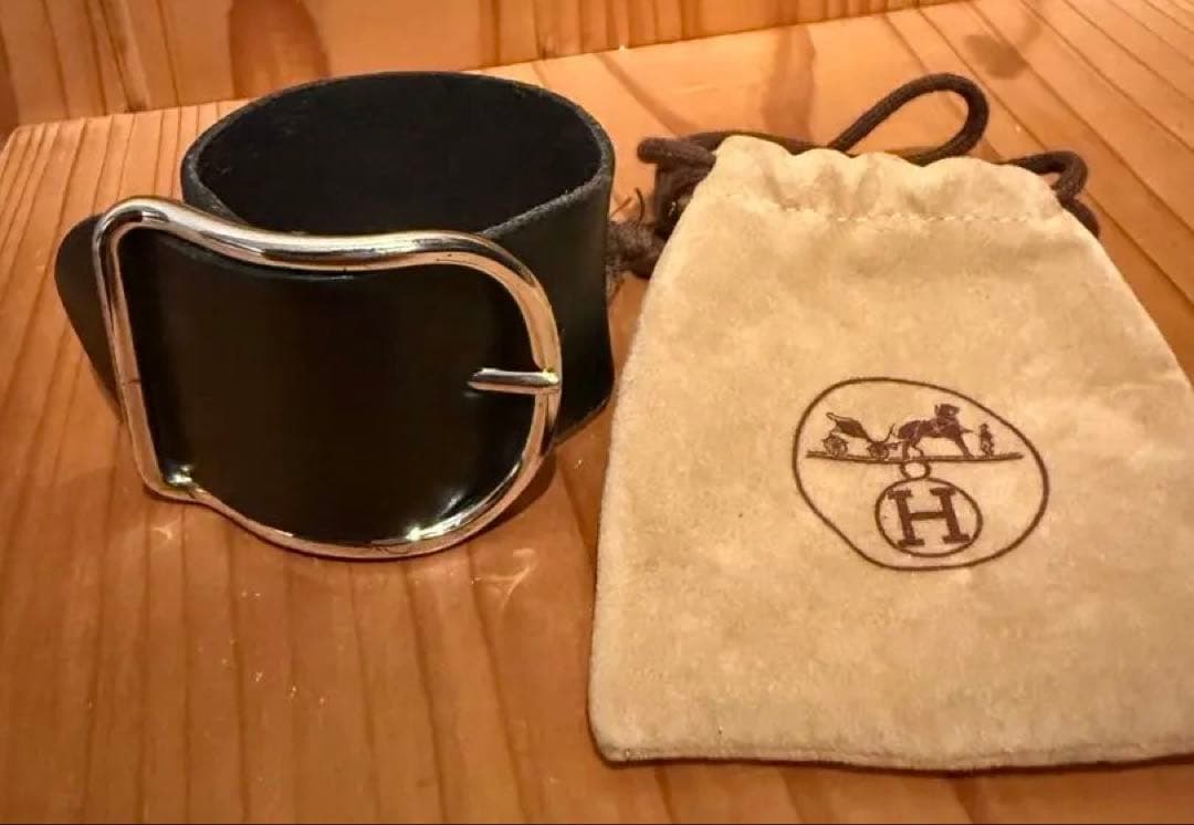 HERMES ブラックレザーブレスレット　おまけ　巾着袋 HERMES ブラックレザーブレスレット おまけ 巾着袋