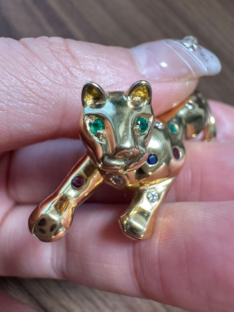 鑑別書付き豹/パンサーブローチk18YG 色石ダイヤ16.9g