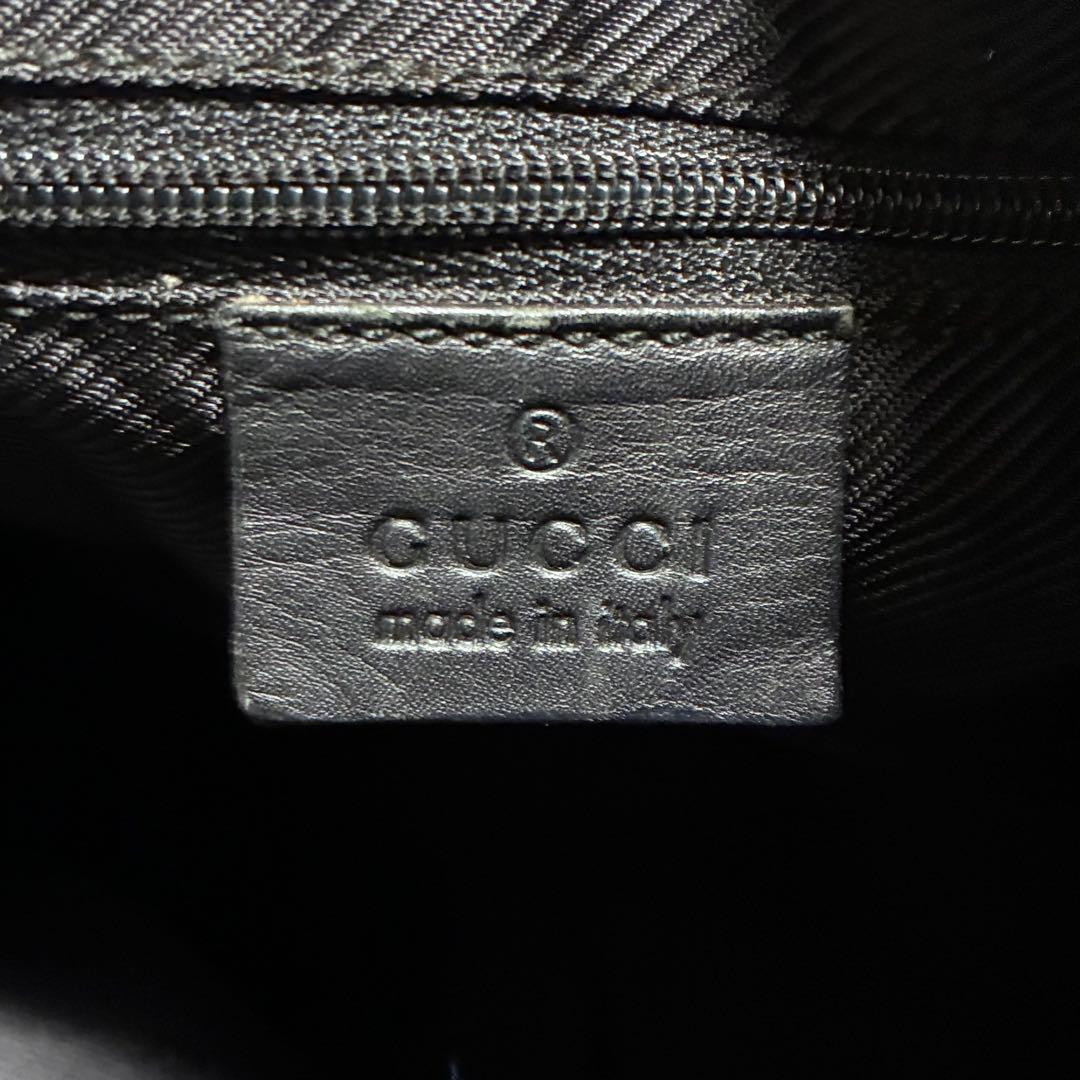 グッチ　ワンショルダーバッグ　ブラック　ggキャンバス　総柄　変形　レザー