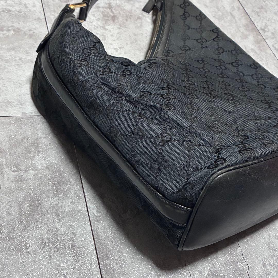 グッチ　ワンショルダーバッグ　ブラック　ggキャンバス　総柄　変形　レザー
