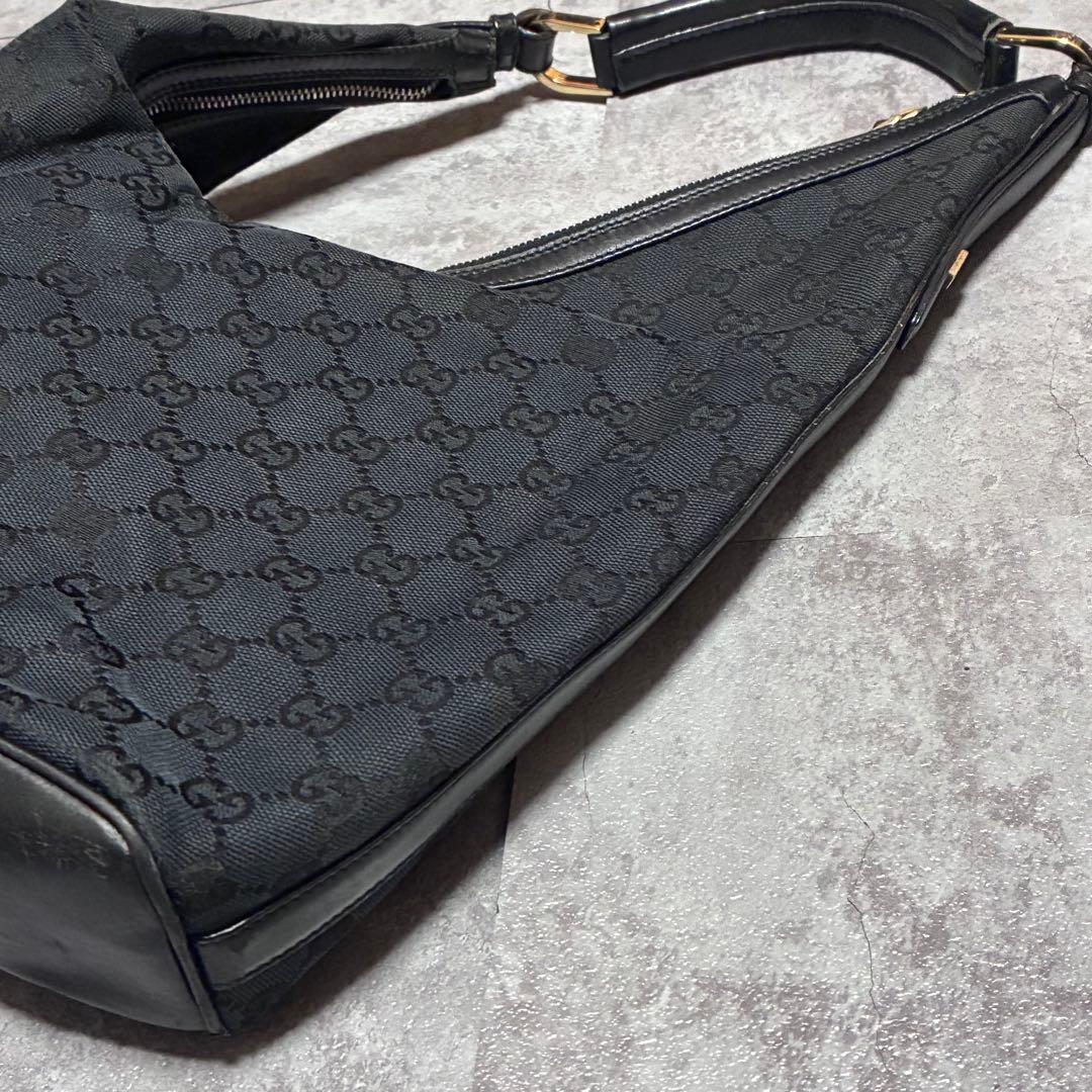グッチ　ワンショルダーバッグ　ブラック　ggキャンバス　総柄　変形　レザー