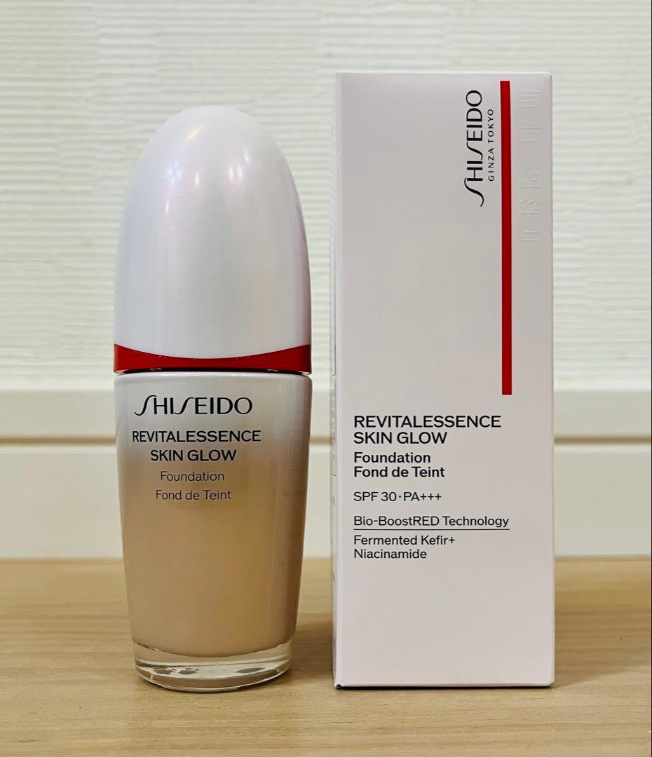 SHISEIDO エッセンス　スキングロウ　ファンデーション　パウダー