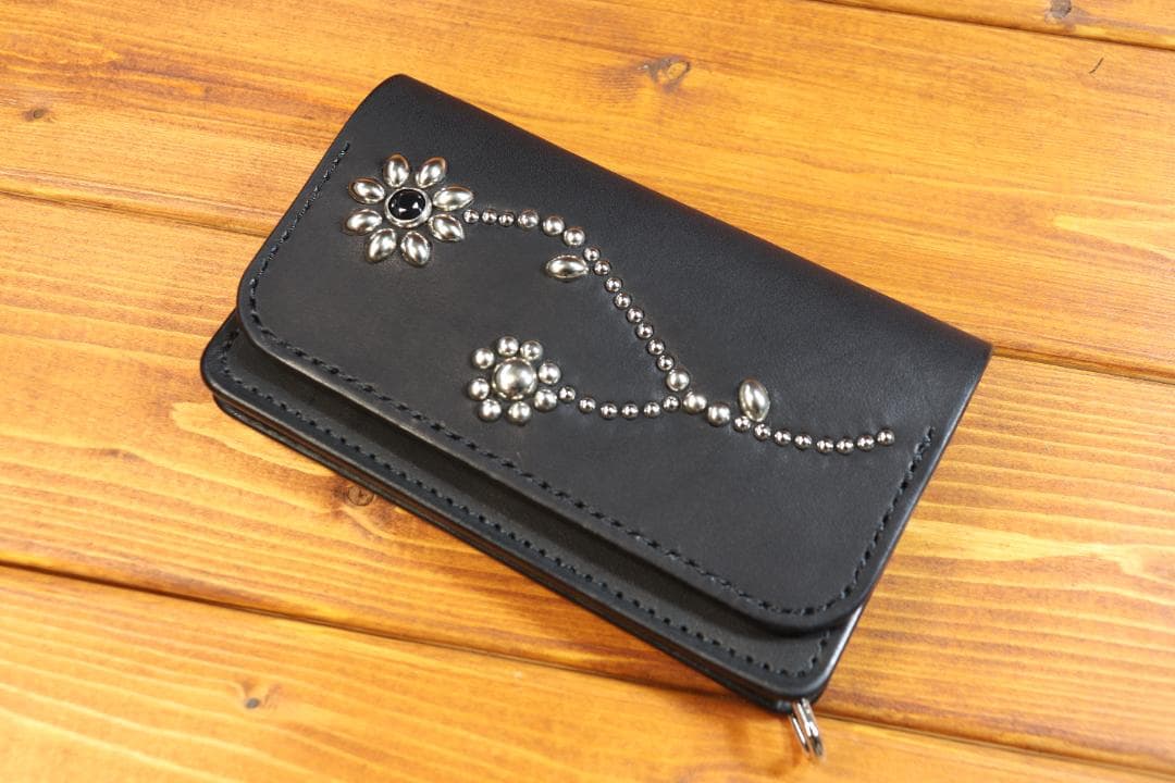 フラワースタッズ　ミドルトラッカーウォレット 　ハトメ小判カン付き