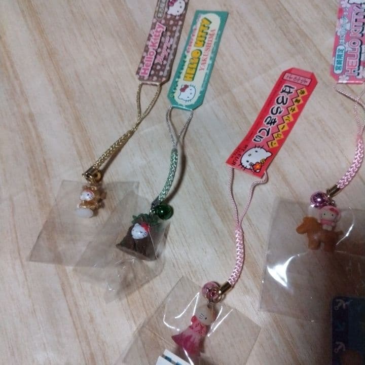 キティちゃんご当地ストラップ14個セット