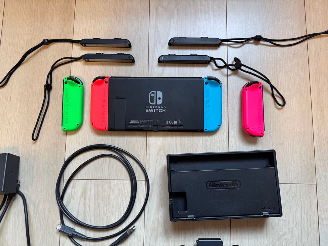 Nintendo Switch 本体 + 付属品【箱・説明書無し】