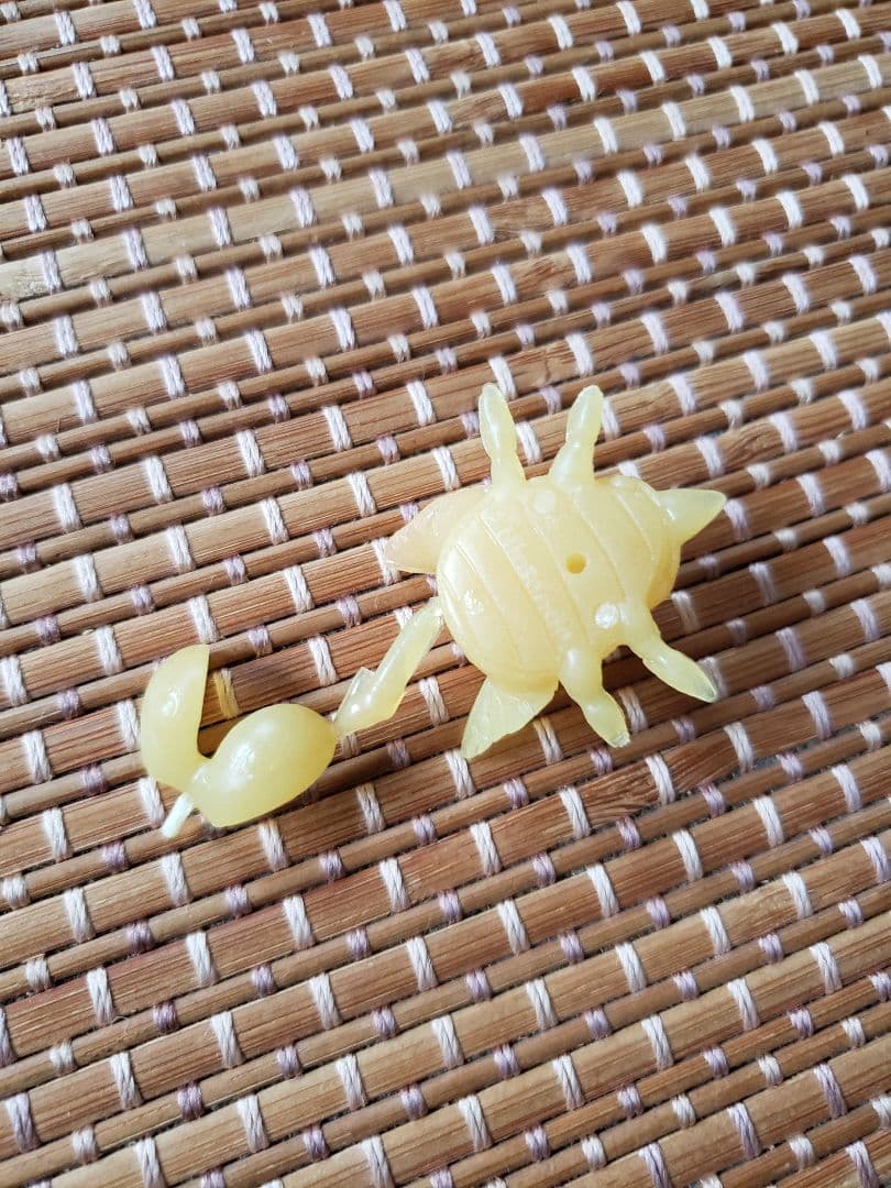 ファミコンチョコ消しゴム　メトロイド　ゼブ　未切り　キャラクター　キン消し