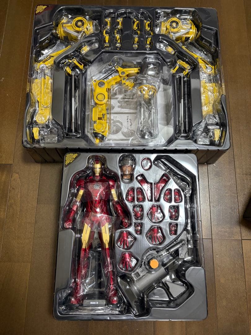 ホットトイズ1/6アイアンマン 2スーツアップガントリー マーク4付き脱着装置