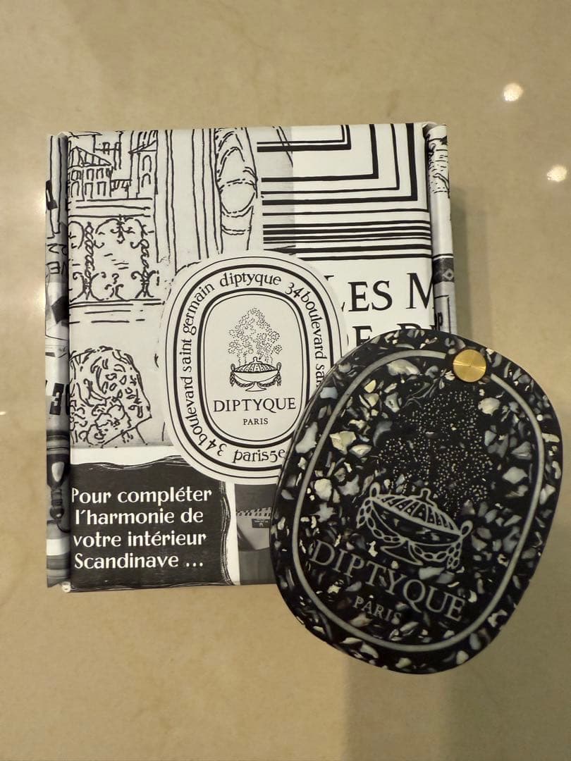 【限定品】DIPTYQUE オーバルポケットミラー　コキアージュ ブラック