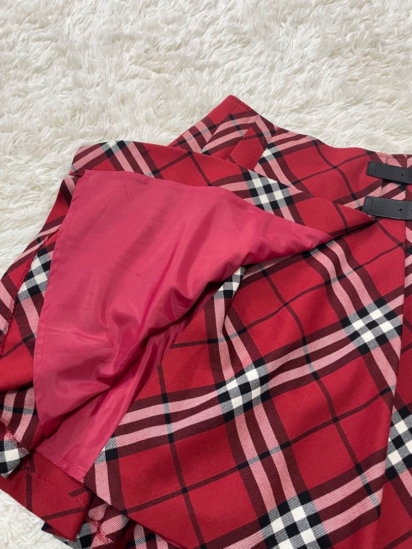 バーバリーブルーレーベル赤チェックベルト付き巻きスカート