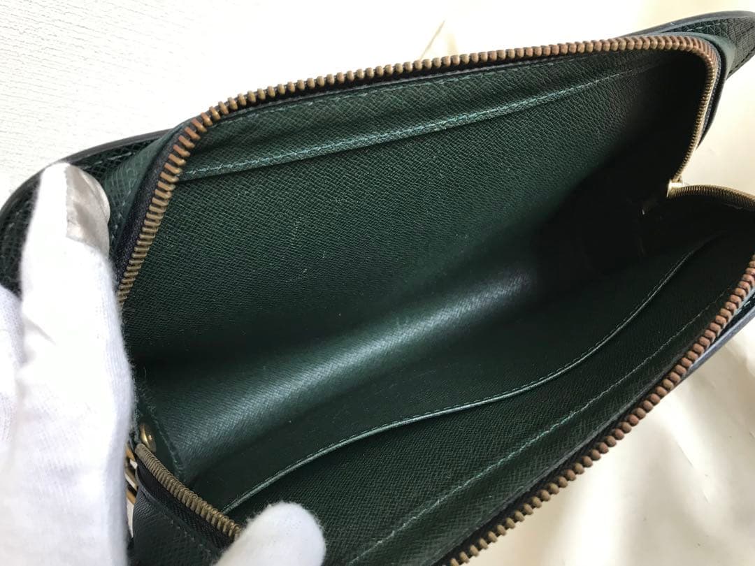 ルイヴィトン タイガ セカンドバッグ