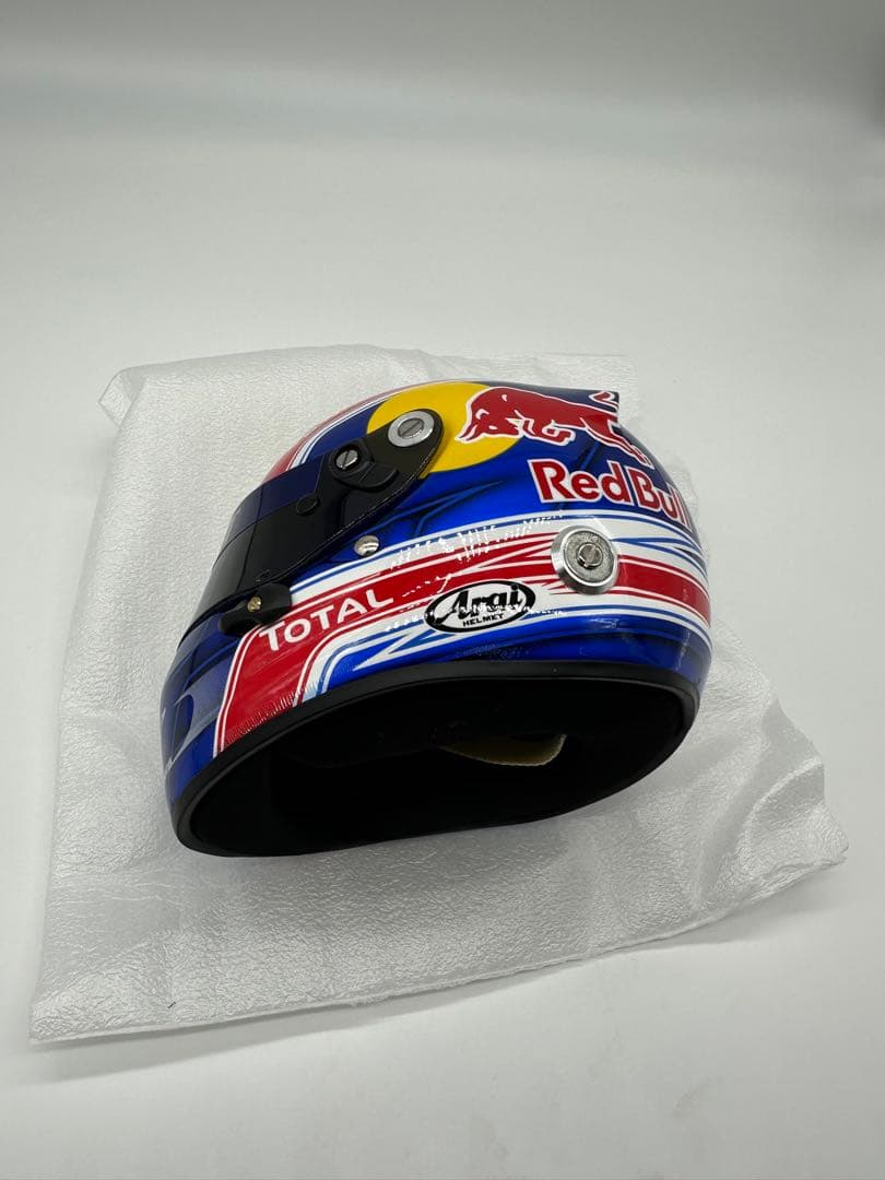 F1 レッドブル　Vettel & Webber 1/2ヘルメット セット