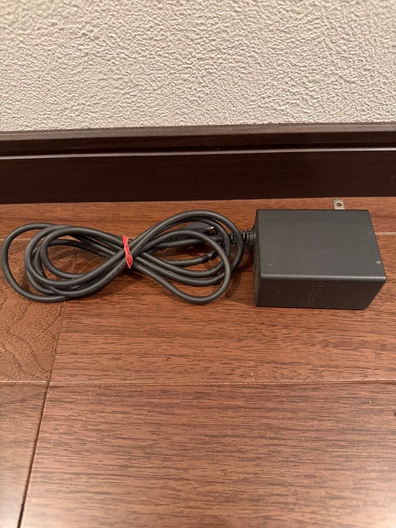 Nintendo Switch 本体 + コントローラー + 付属品 ※箱無し