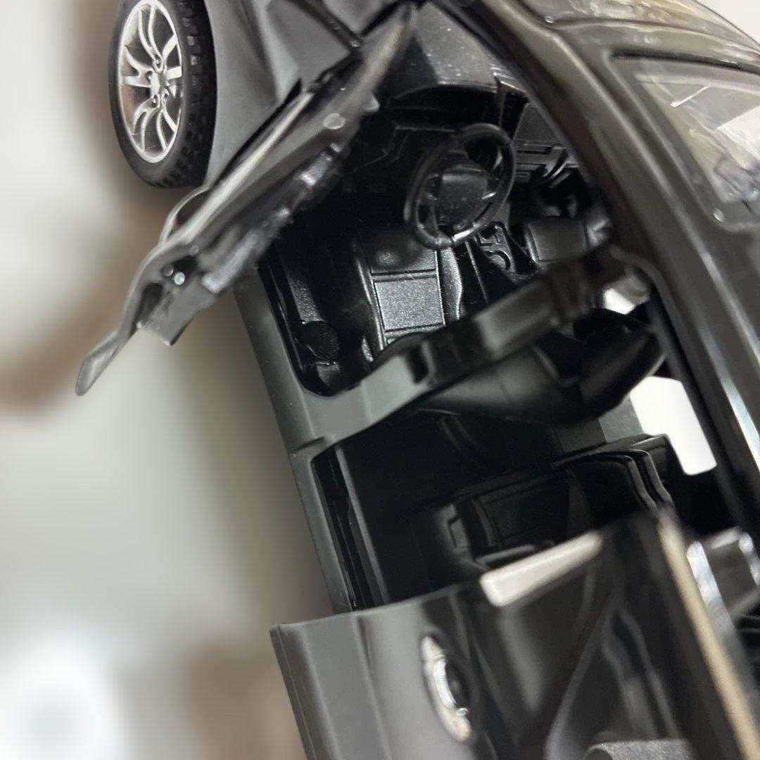 トヨタ アルファード ミニカー 開閉可能なドア