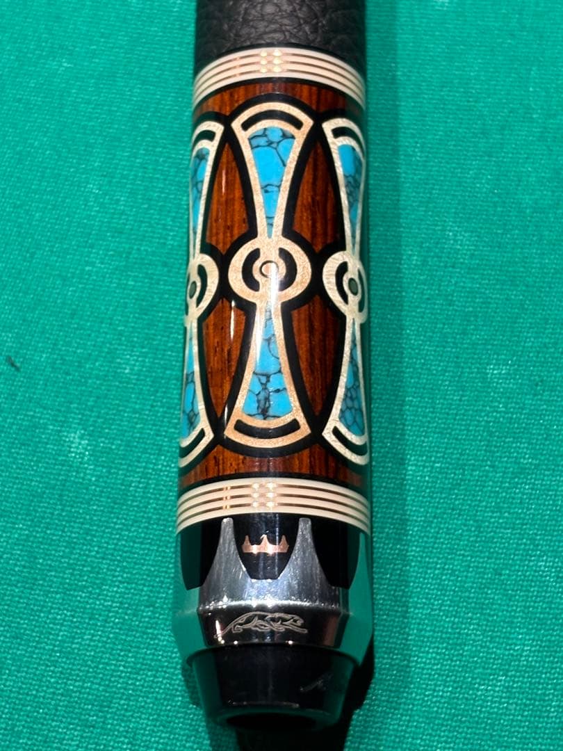 プレデター THRONE3-2ビリヤードキュー&キューケース　Revo11.8