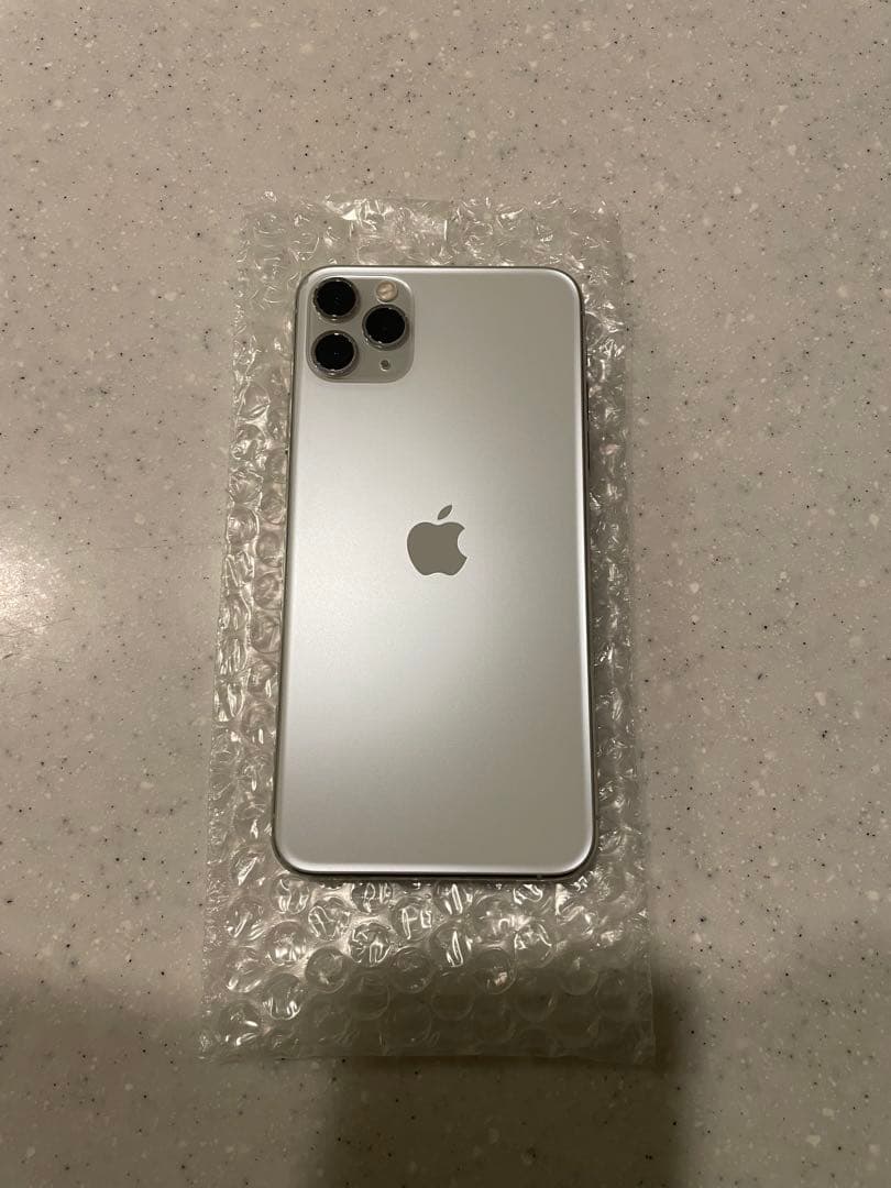 iPhone 11 Pro Max シルバー 64 GB SIMフリー 73％ Apple iPhone 11