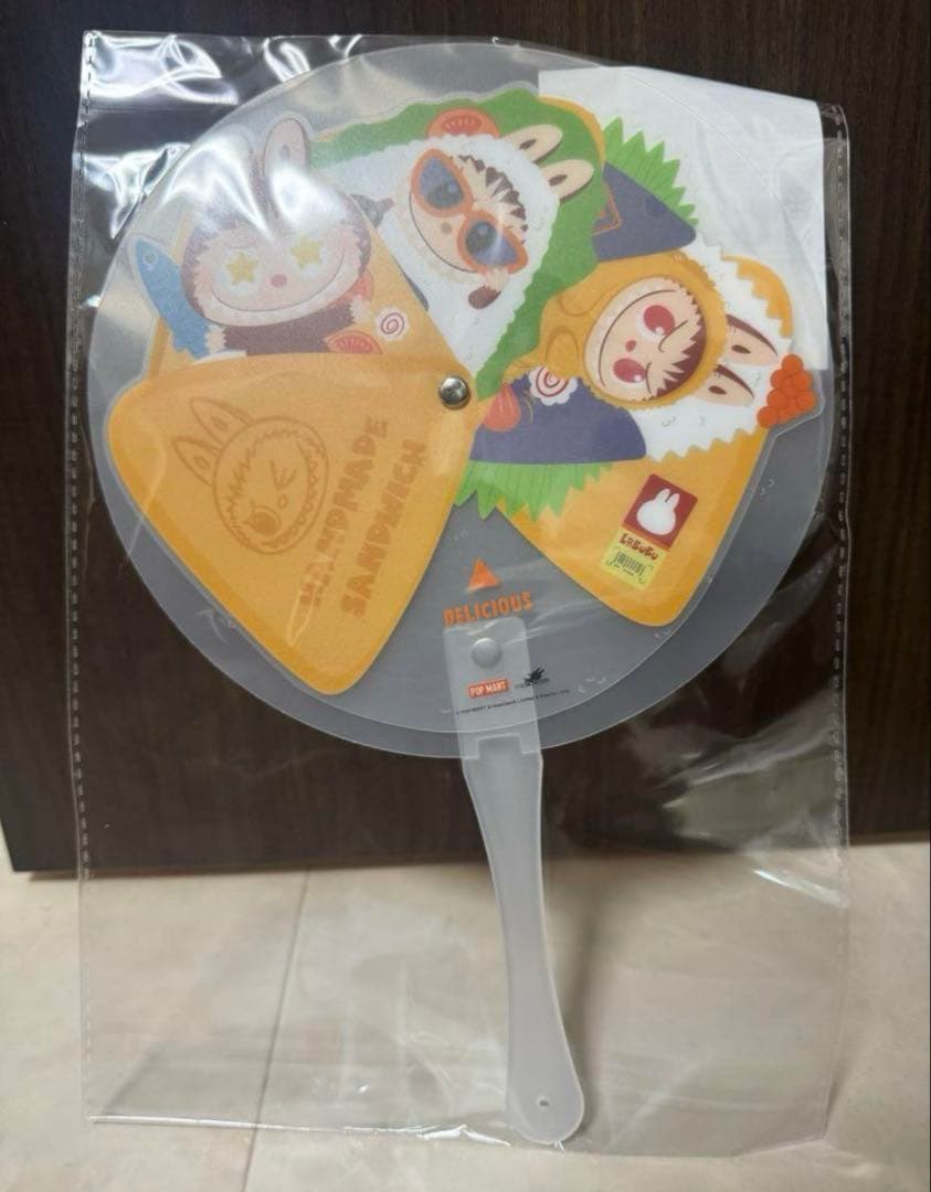 THE MONSTERS Wacky Mart ぬいぐるみペンダント